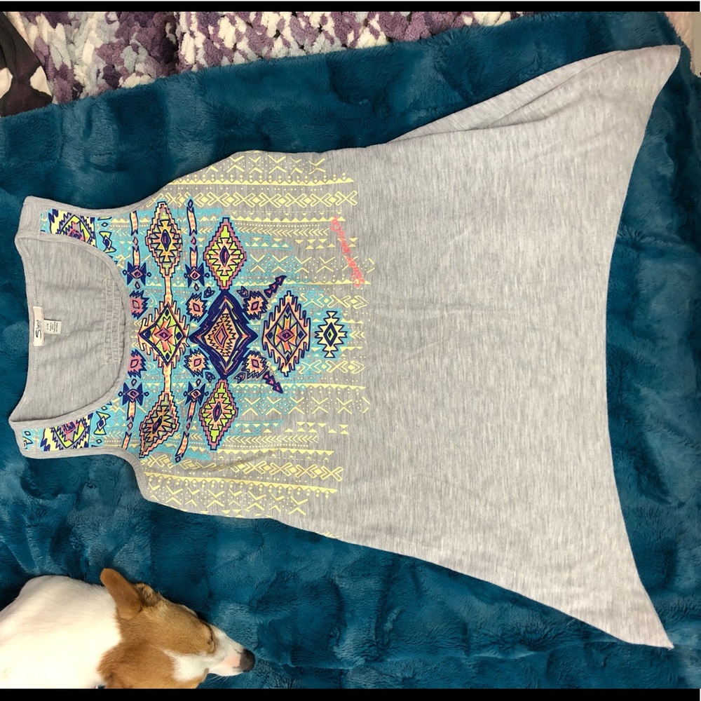 Cute silver brand shirt